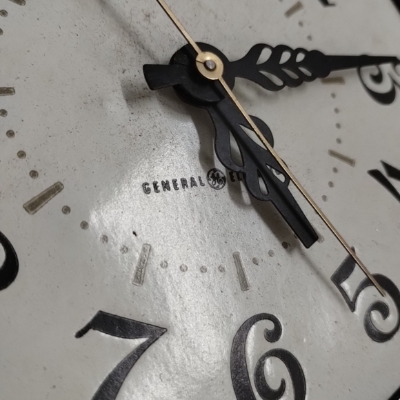 1950s Vintage General Electric GE Wall Clock Ornate Scroll Model 2151 Retro MCM - Picture 7 of 11